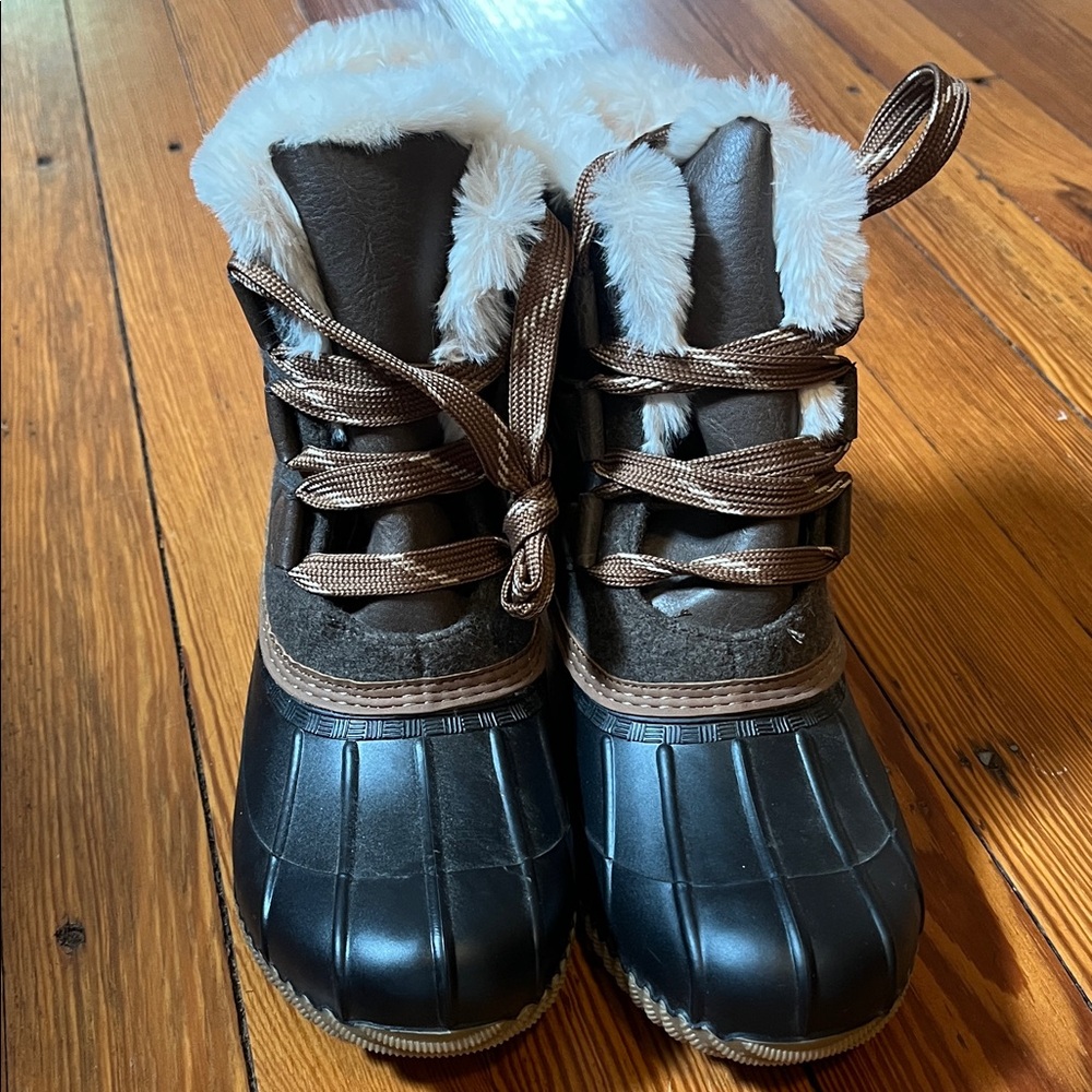Women’s snow boots